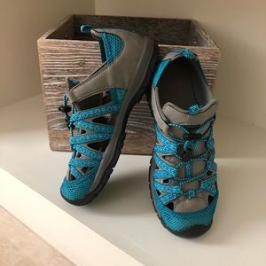 NWOT - Outdoor shoes from Northside - Women’s size 8